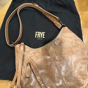 Frye scoop Melissa Beige crossbody/hobo